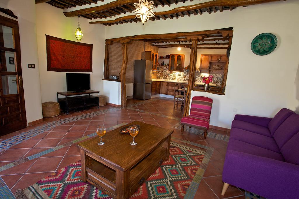 Casa Carole - 3 Bedroom Luxury Apartment Bubión Oda fotoğraf